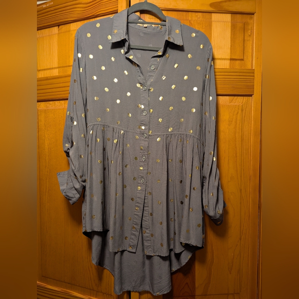 Solitaire gray with gold foil polka dots blouse L